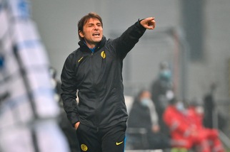 Conte: "Non vi dico cosa buttano sull'Inter". Poi sulla società...