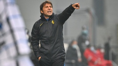 Conte: "Non vi dico cosa buttano sull'Inter". Poi sulla società...