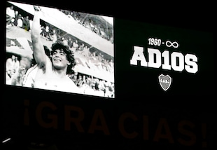 Maradona, a Buenos Aires proposta per un tributo permanente