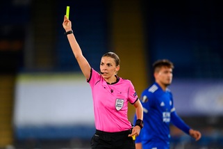 Stephanie Frappart scelta per Juve-Dynamo Kiev: prima donna arbitro in Champions