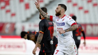 Bari, Antenucci tocca quota 500 partite in Italia: applausi dalla Lega Pro