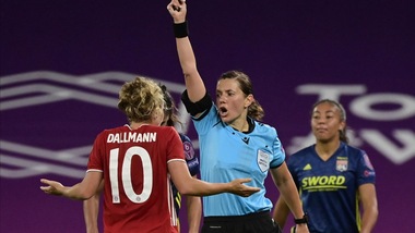Dopo la Frappart per Juve-Dinamo, arbitro donna anche in Europa League