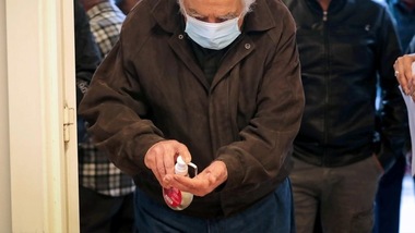 Bevono gel igienizzante a una festa: strage in Russia, sette morti