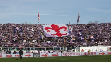 Fiorentina, striscione di protesta della tifoseria: "Ora basta"