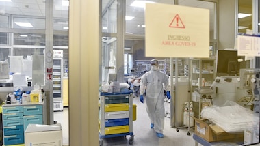 Coronavirus, 684 vittime in Italia in 24 ore. Superati gli 800mila guariti