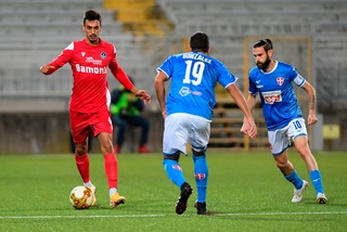 Novara, c'è un calciatore positivo al Covid