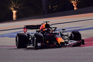 Gp Sakhir: Verstappen vola nelle terze libere, Leclerc e Vettel in difficoltà