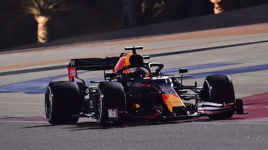 Gp Sakhir: Verstappen vola nelle terze libere, Leclerc e Vettel in difficoltà