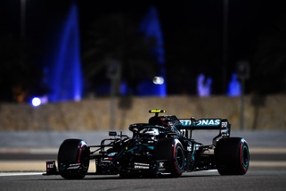 Gp Sakhir, Bottas conquista la pole: ottima seconda fila per Leclerc