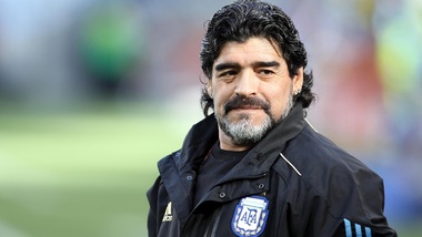 Maradona, una ragazza esce allo scoperto: "Sono sua figlia, voglio il test del dna"