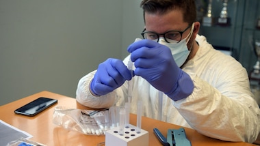 Coronavirus, i dati in Italia: in calo i nuovi positivi. 528 le vittime nelle ultime 24 ore