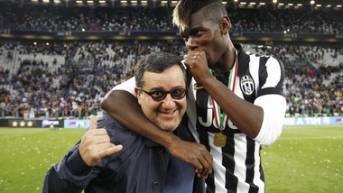 Le bombe di Raiola: “Pogba è infelice e lascerà lo United! Magari sarà Juve”