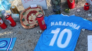 Napoli, Sgambati: "Stiamo lavorando per la statua a Maradona"