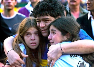 Maradona, la figlia Dalma all'avvocato: "Sei un topo immondo"