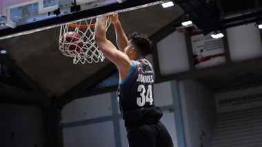 Serie A, Cremona stende Cantù 101-67 nel recupero