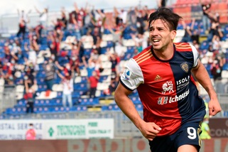 Cagliari, Simeone è tornato: il Cholito di nuovo in gruppo