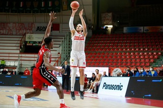 Eurolega, l'Olimpia cade a Barcellona 87-71: Delaney non basta