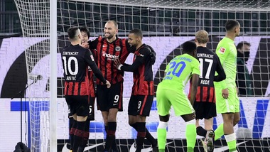 Bundesliga, Wolfsburg-Eintracht 2-1: decide la doppietta di Weghorst