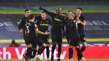 Premier League, Ogbonna regala i tre punti al West Ham contro il Leeds