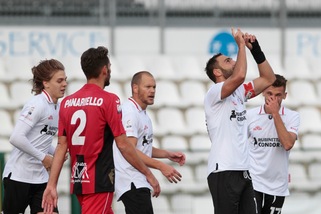 L'Albinoleffe stoppa la Pro Vercelli sul 2-2. Carrarese ko a Como