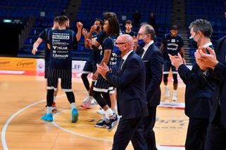 Fortitudo, buona la prima per Dalmonte: sconfitta Pesaro 78-70