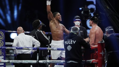 Joshua batte Pulev e sfida Fury: "Voglio l'incontro"