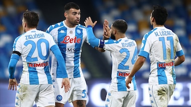 Lozano e Petagna ribaltano la Sampdoria: festa Napoli al Maradona