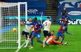 Pareggiano Tottenham e Liverpool: Mourinho e Klopp restano in testa alla Premier