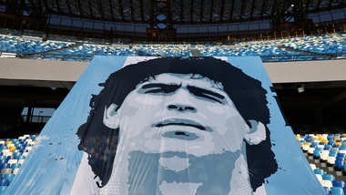 Di Maio: "A Napoli un triangolare della pace in nome di Maradona"