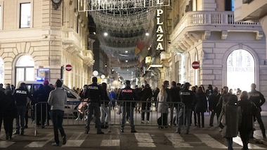 Coronavirus, Italia zona arancione o rossa nei giorni festivi: le valutazioni del Governo