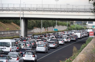 Neopatentati, Fondazione ANIA regala 500 dispositivi satellitari per la sicurezza stradale