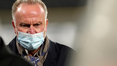 Rummenigge premiato come miglior manager: "Lo dedico a Paolo Rossi"