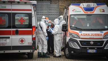 Istat, nel 2020 più di 700 mila morti: "Come nel 1944"