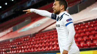 Milan-Inter, derby di mercato per Gomez: idea se parte Calhanoglu