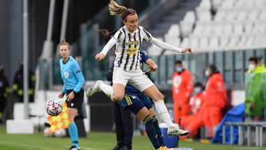 Champions League: la Juve lotta ma non basta, 3-0 e Lione agli ottavi