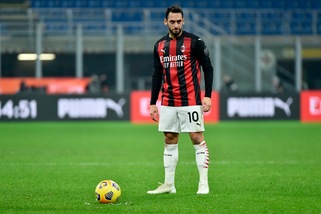 Milan, per il rinnovo di Calhanoglu è il momento del dentro o fuori