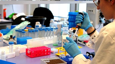 Covid, via libera a piano vaccini: si parte a gennaio