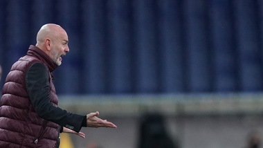 Pioli applaude il suo Milan: "Non molliamo mai"