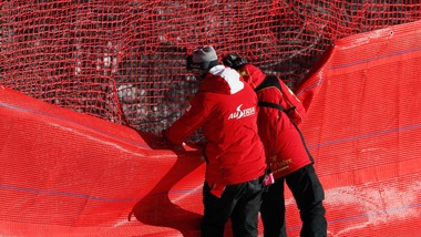 Val d'Isere, incidente per Schmidhofer: a 100km/h contro le reti