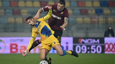 Frosinone-Salernitana 0-0. La traversa stoppa il sorpasso di Nesta