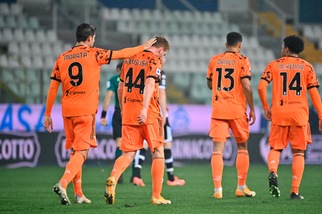 Juve, videochiamata dei calciatori ai bambini del Regina Margherita