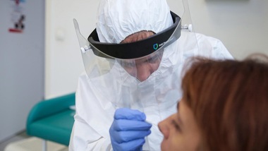 Coronavirus in Italia: 15.104 nuovi positivi, 352 decessi