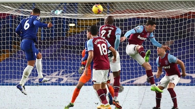 Premier League, Thiago Silva in gol nel derby con il West Ham: 3-0 del Chelsea