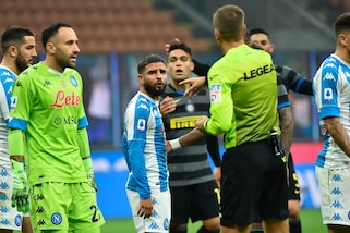 "Controlliamo Massa", Napoli nella bufera per un tweet