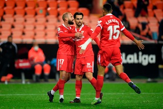 Il Siviglia vince a Valencia, decide Suso. Gioia Atletico contro la Real Sociedad