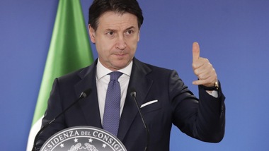 Covid, parla Conte: “Mantenere la guardia alta, vaccini speranza per tutti”