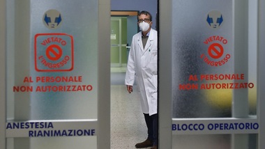 Coronavirus in Italia, tasso di positività all'8.3%. Superate i 70mila decessi
