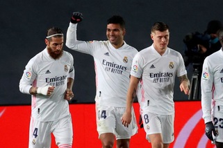 Il Real Madrid batte il Granada e aggancia l'Atletico in vetta alla Liga
