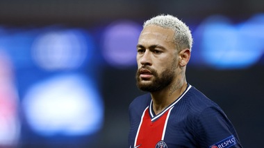 Neymar, l'entourage lo difende sul party: "Gli invitati sono 150 e non 500"