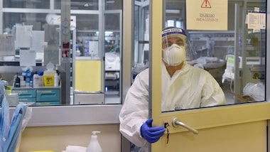 Coronavirus, in Italia il tasso di positività sale al 9.58%. Oltre 16mila i nuovi casi